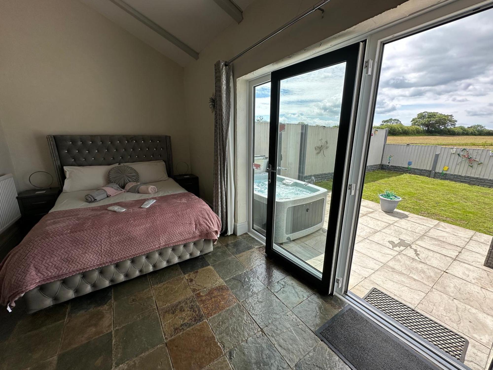Dwylig Isa Holiday Cottages Rhuddlan Exterior foto